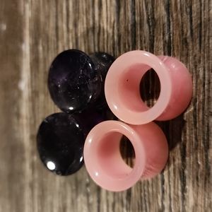 Plastic & Stone Plugs